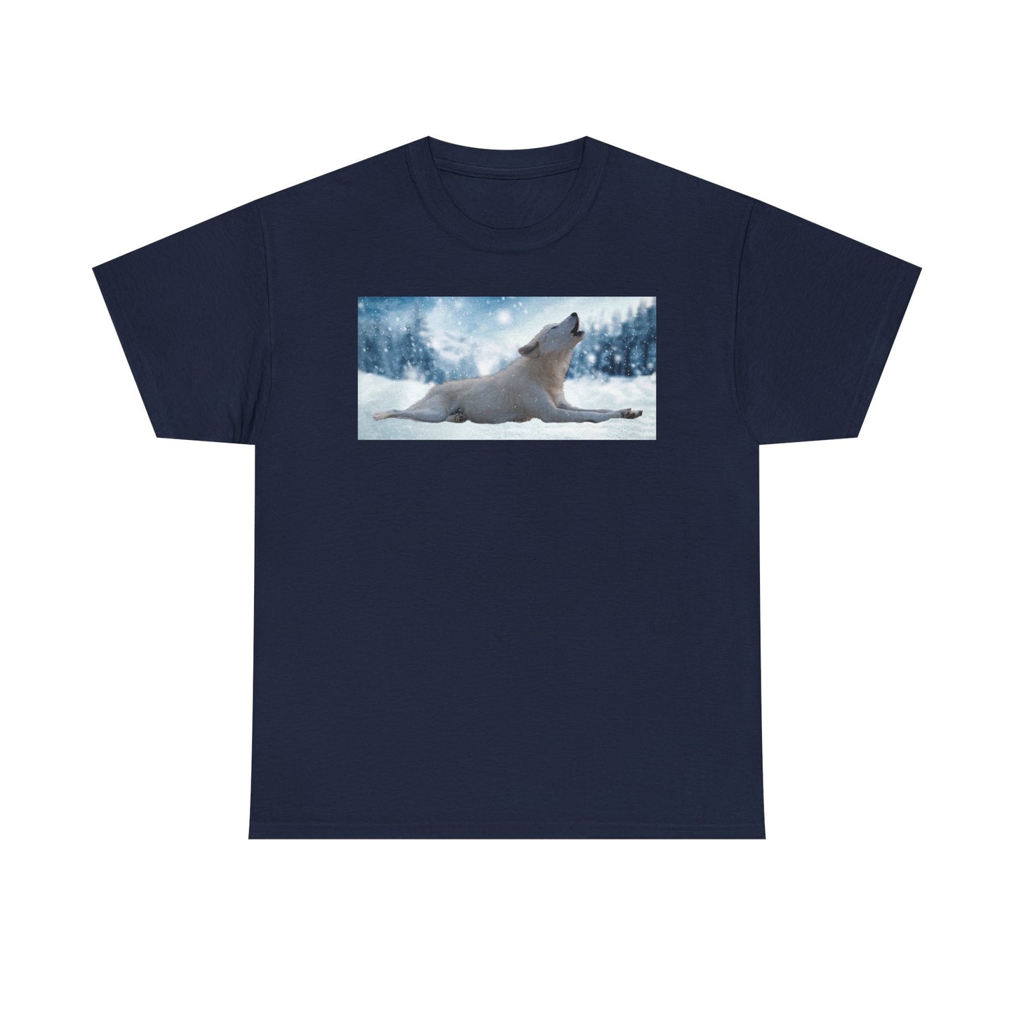 Howling Arctic Wolf in snow -T‑Shirt