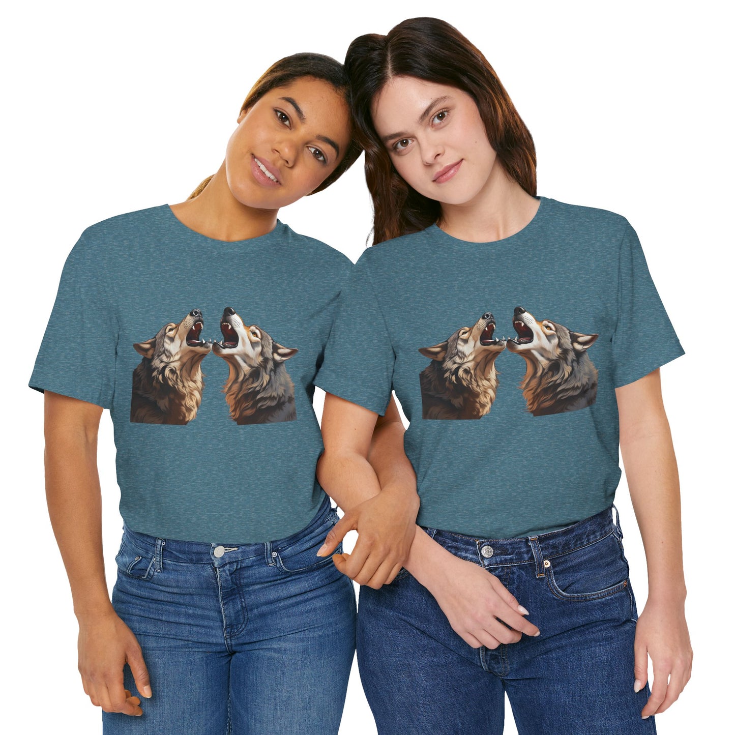 Dualing Wolf Howls - T‑Shirt