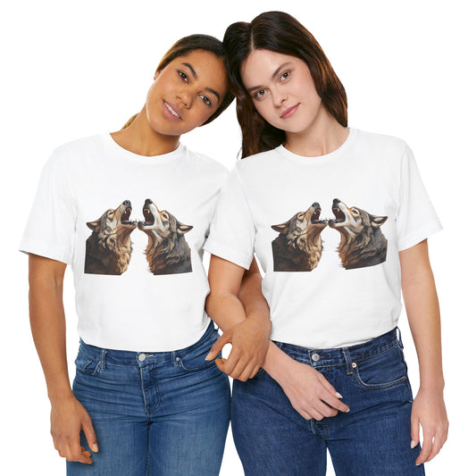 Dualing Wolf Howls - T‑Shirt