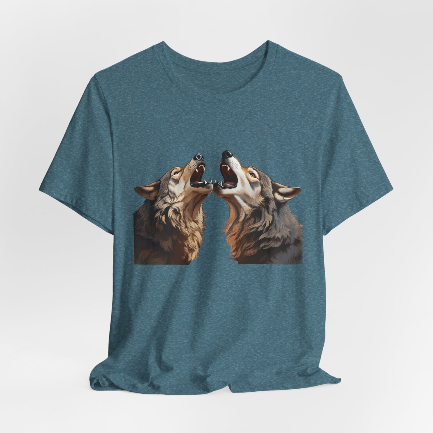 Dualing Wolf Howls - T‑Shirt